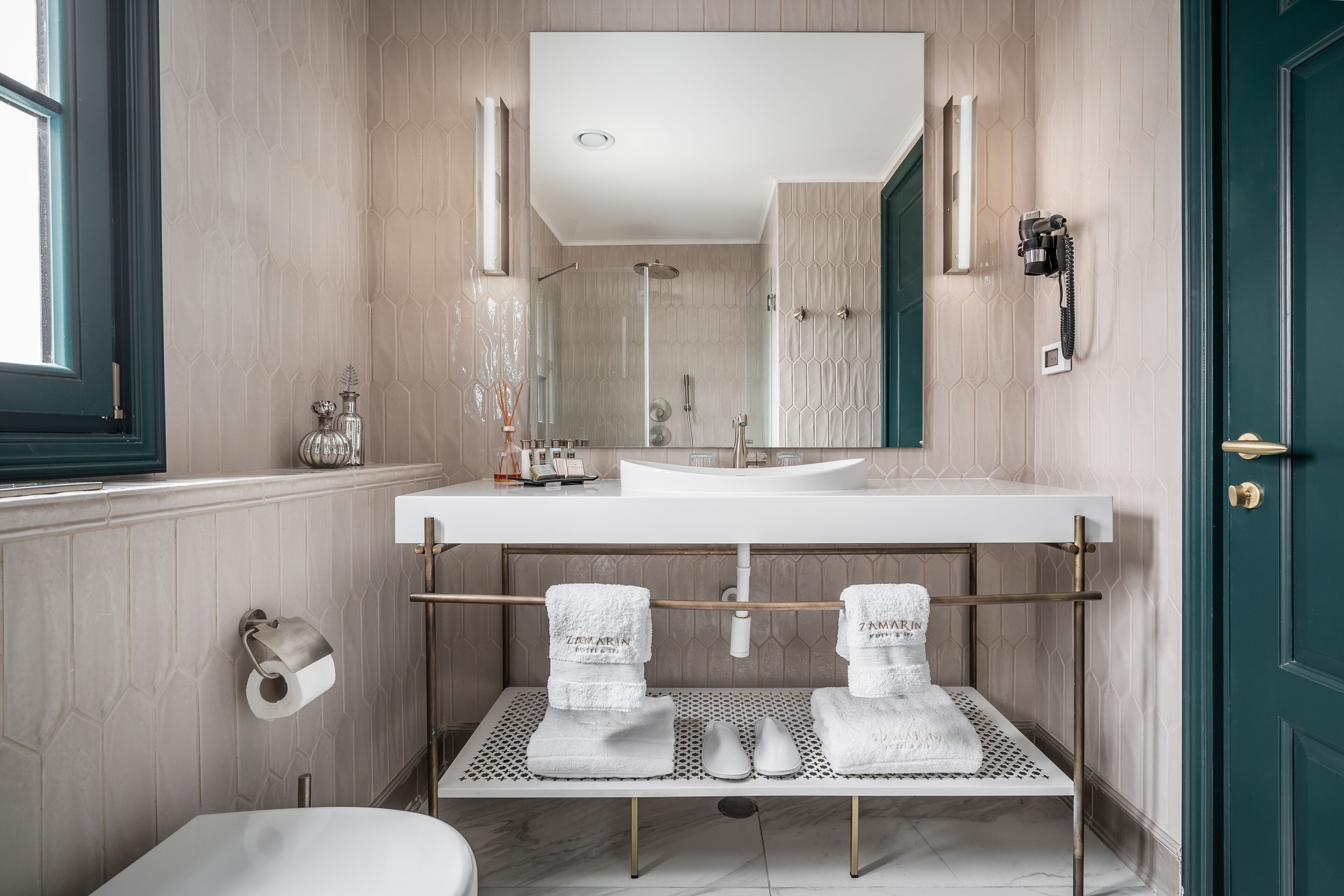 flag double room | bathroom | jetted bath, designer toiletries, hair dryer, bathrobes