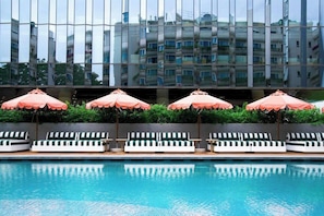 Outdoor pool - Orange Grove Serviced Residences (Singapore)