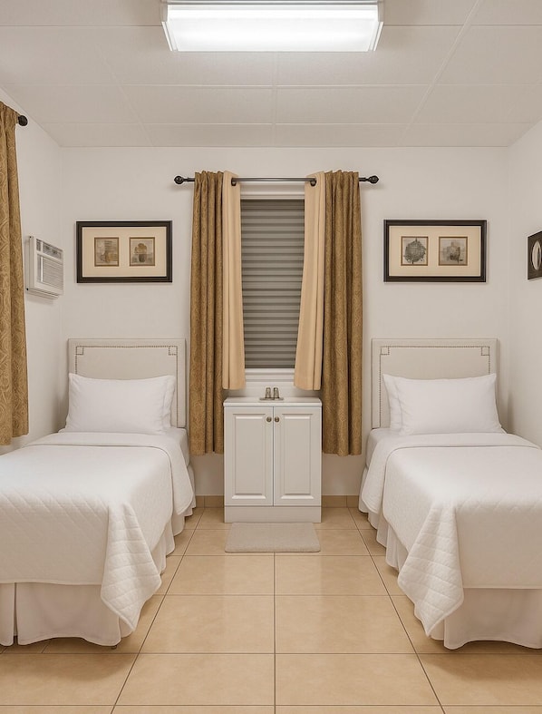 Free minibar, individually decorated, individually furnished, desk - Great Savannah Inc (Sabana Grande)
