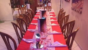 Lunch and dinner served - Auberge St Roch (Averton)