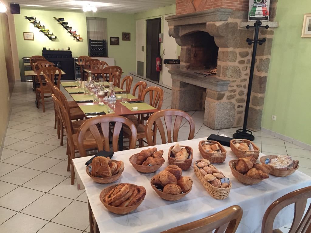 Desayuno continental todos los días (con cargo) 