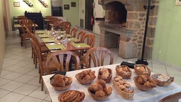 Desayuno continental todos los días (con cargo)