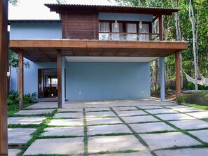 Fachada de la propiedad