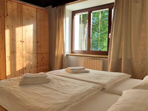 Appartement, vue jardin ([1] excl. 97 € cleaning fee per stay) | Fer et planche à repasser, Wi-Fi gratuit, draps fournis