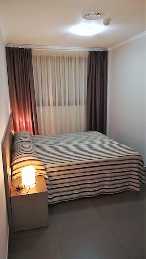 Minibar, iron/ironing board, free WiFi, bed sheets - Aparthotel El Faro (Cullera)