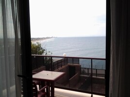 开间, 海景 | 迷你吧、熨斗/熨板、免费 WiFi、床单