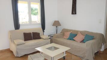 Tv, dvd-afspiller, stereoanlæg