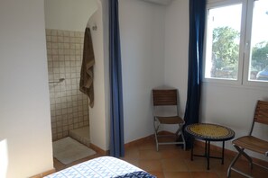 3 habitaciones, tabla de planchar con plancha y wifi gratis 