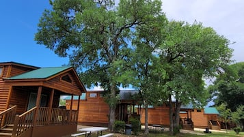 Cabin #6 | 1 bedroom, premium bedding, individually decorated