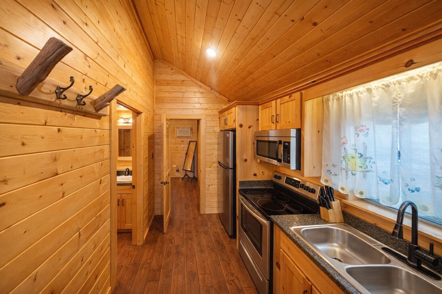 Deluxe Cabin #11 | Private kitchen