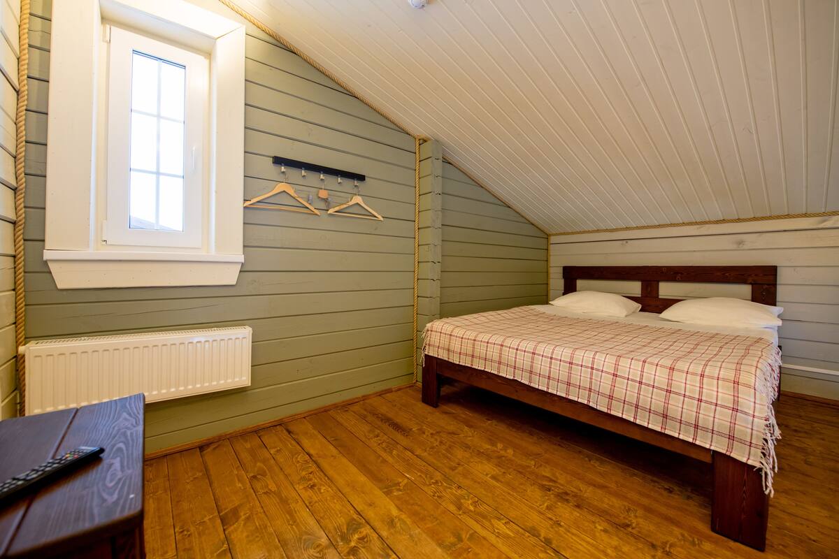 Superior Room (Attic) | Desk, iron/ironing board, free WiFi