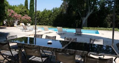 Außergewöhnliches Mas mit privatem Pool im Zentrum von Maussane les Alpilles für 14 Personen