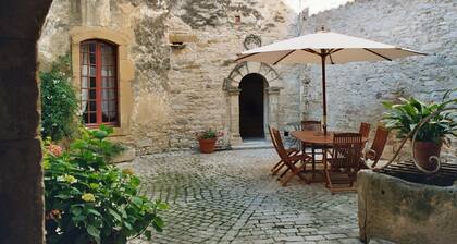 Chùteau de la Condamine (XVIIIÚme) à proximité d'UzÚs et des Cévennes