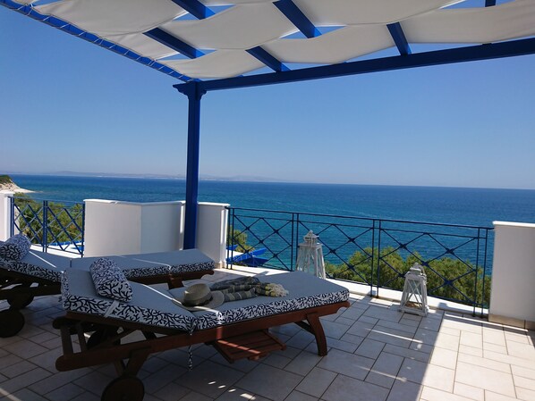 ซูพีเรียอพาร์ทเมนท์, วิวทะเล | ระเบียง