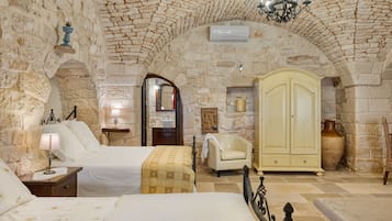 Suite Junior, vue piscine (Trullo Verga)