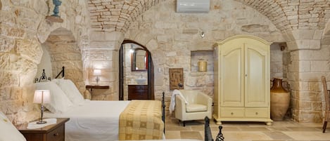 Suite Junior, vue piscine (Trullo Verga)