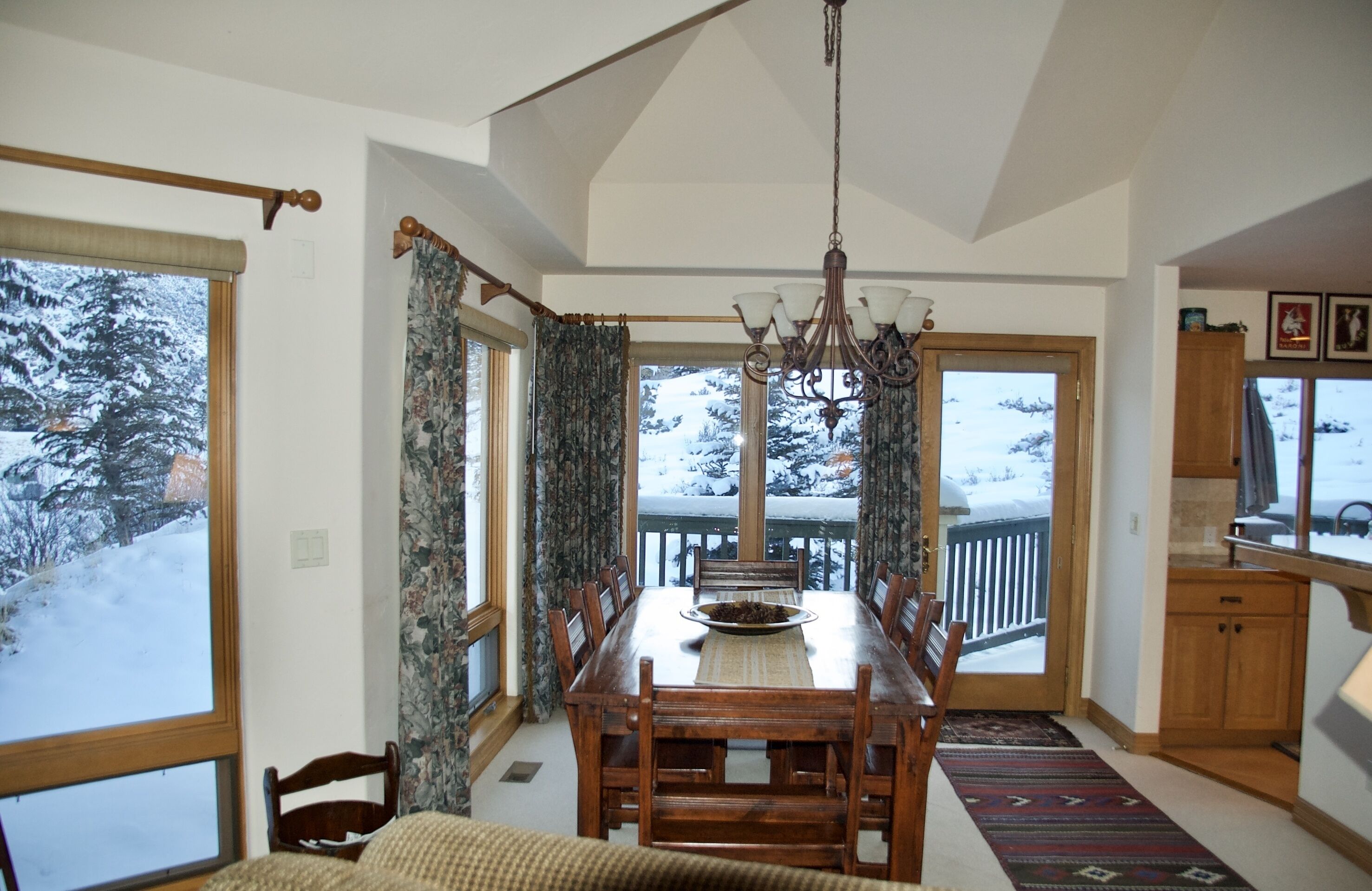 Spacious Home w/Panoramic Sunset Views: 2 Decks, Access to Pool, Hot Tub, Tennis