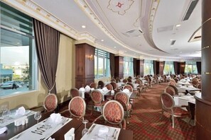 Dining - The Ness Hotel (Basiskele)