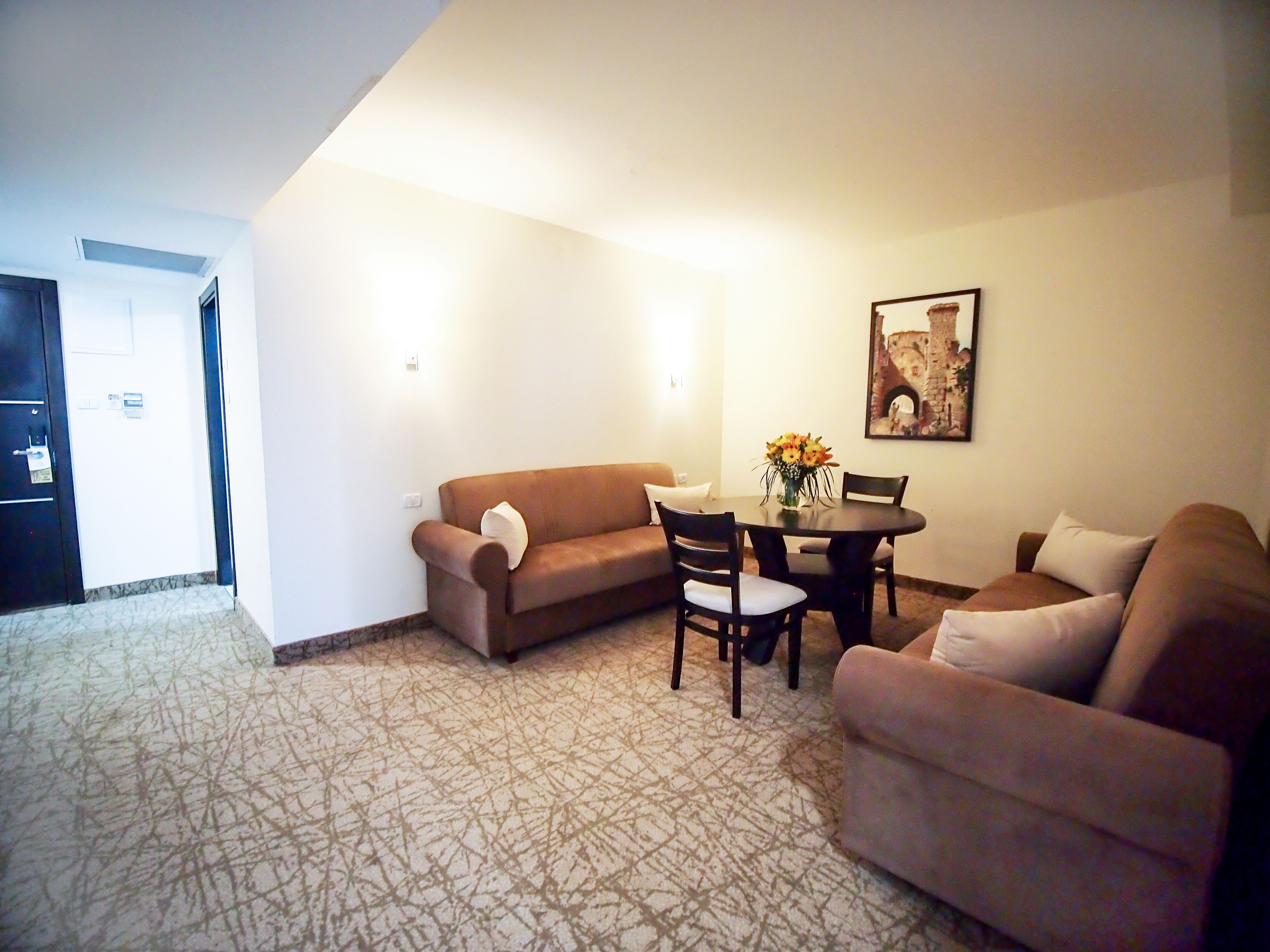 suite | living room | tv