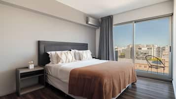 Apartment, 2 Bedrooms | Hypo-allergenic bedding, down comforters, pillowtop beds, in-room safe