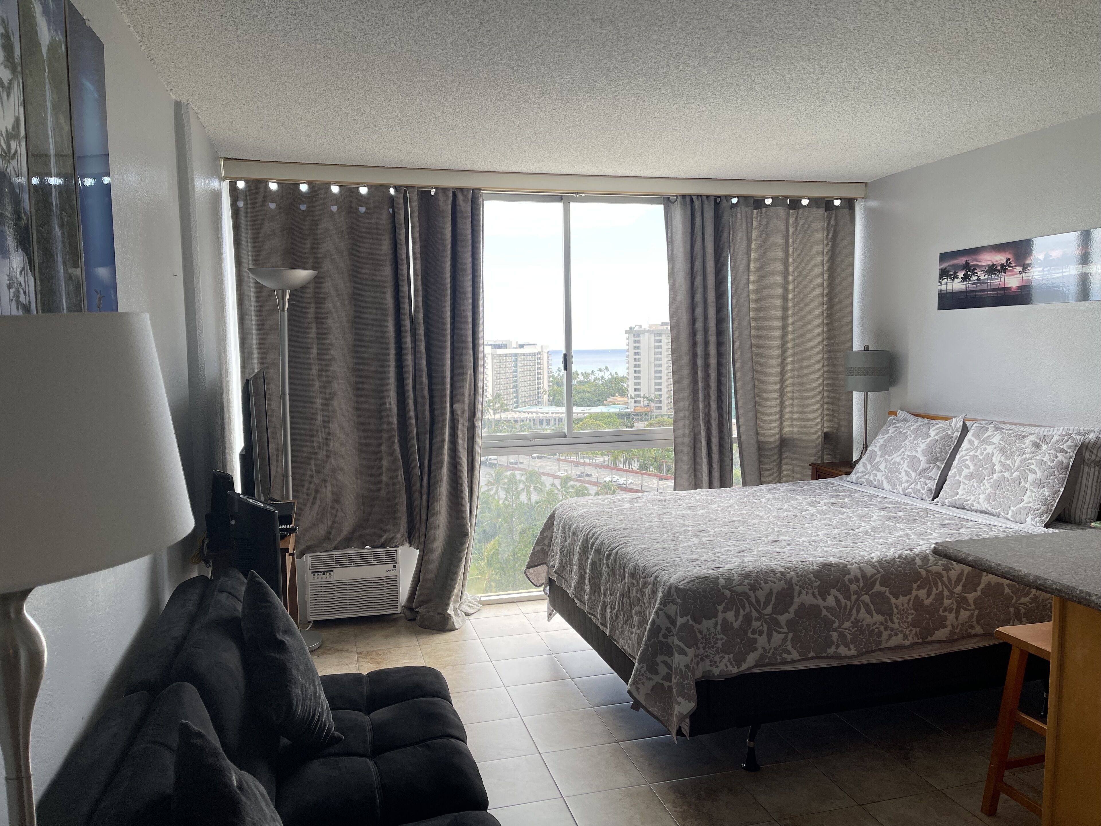 1 bedroom, in-room safe, iron/ironing board, free WiFi