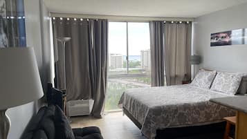 1 bedroom, in-room safe, iron/ironing board, free WiFi