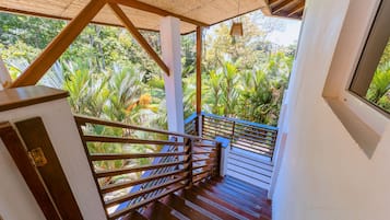 Escaleras con barandal