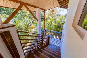 Handrails in stairways