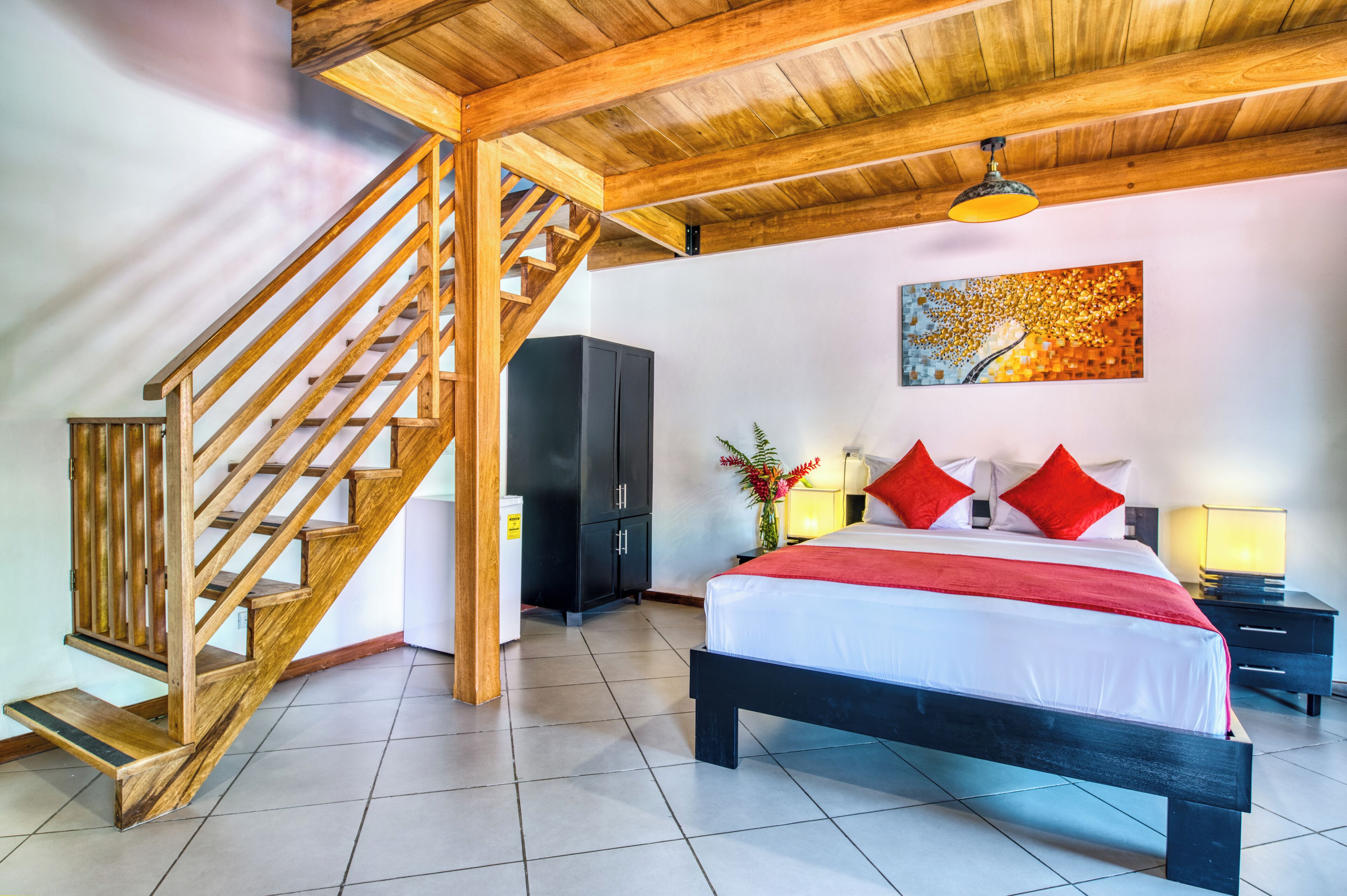 Premium bedding, in-room safe, free WiFi, bed sheets