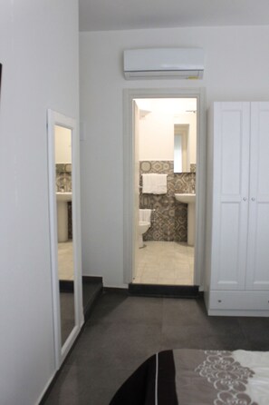 Family Room, Non Smoking | Bathroom