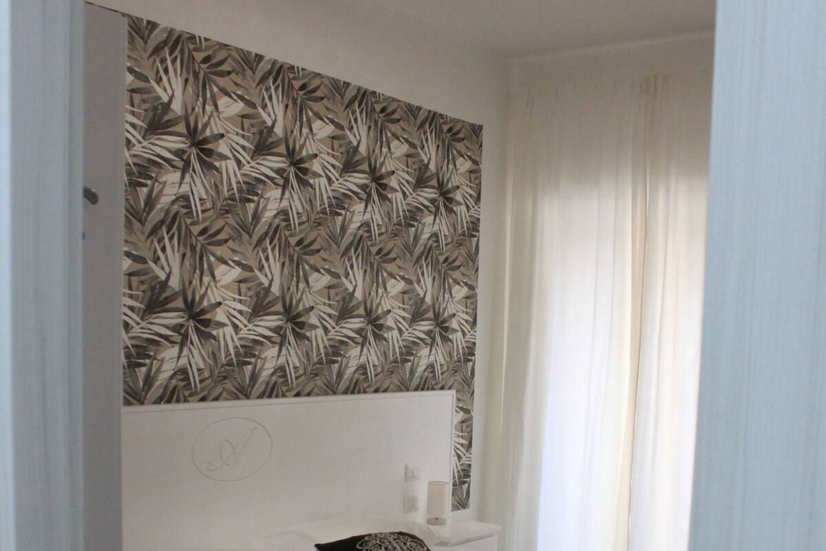 Classic Double or Twin Room, Non Smoking | In-room safe, desk, blackout drapes, soundproofing