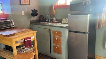 Fridge, microwave, coffee/tea maker, toaster