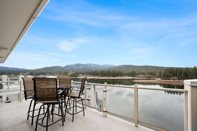 Riverside Condo - Gorgeous Spokane River View