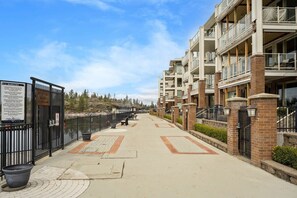 Property grounds - Riverside Condo - Gorgeous Spokane River View (Post Falls)