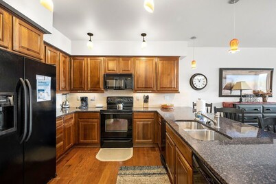Riverside Condo - Gorgeous Spokane River View