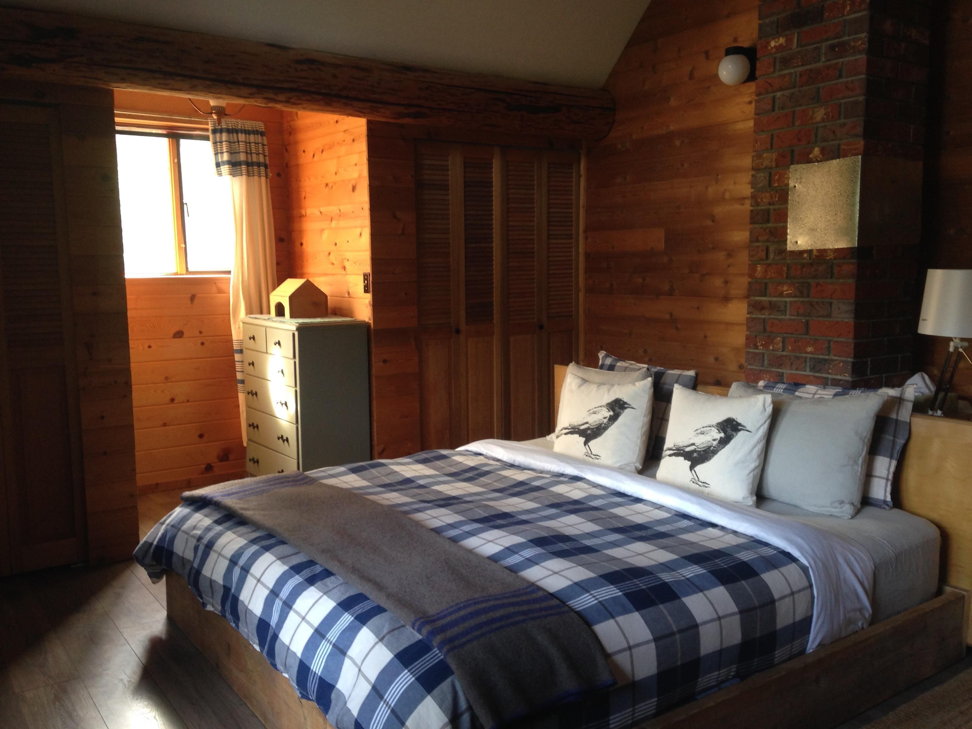 The Enchanted Woods Waterfront Log Cabin at Secret Cove