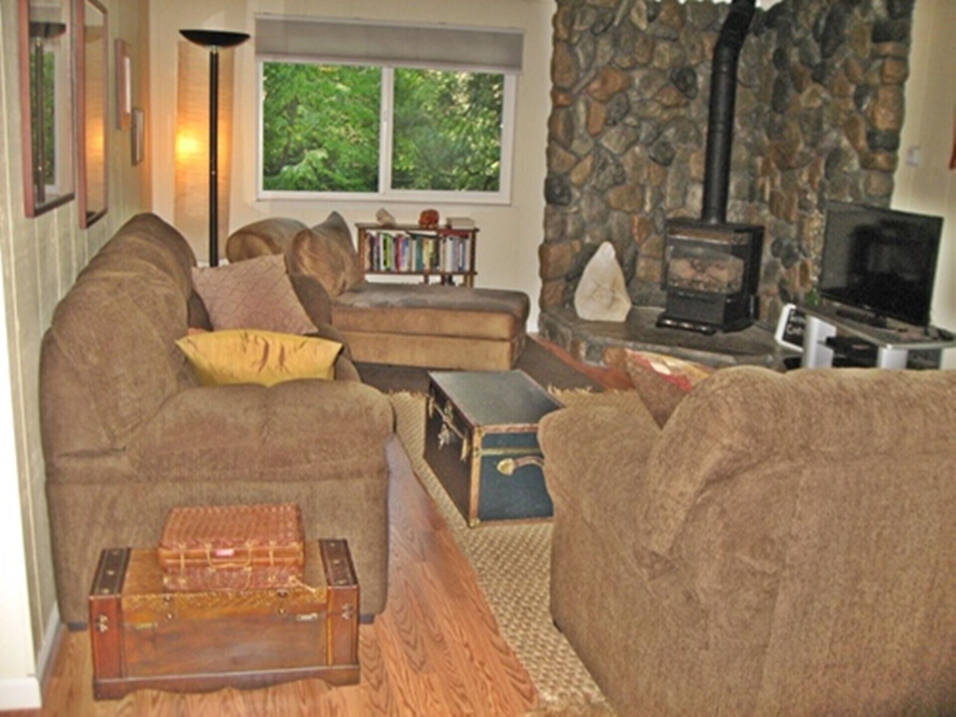 Dutch Flat, Serenity Central:  Cozy Home in the Woods