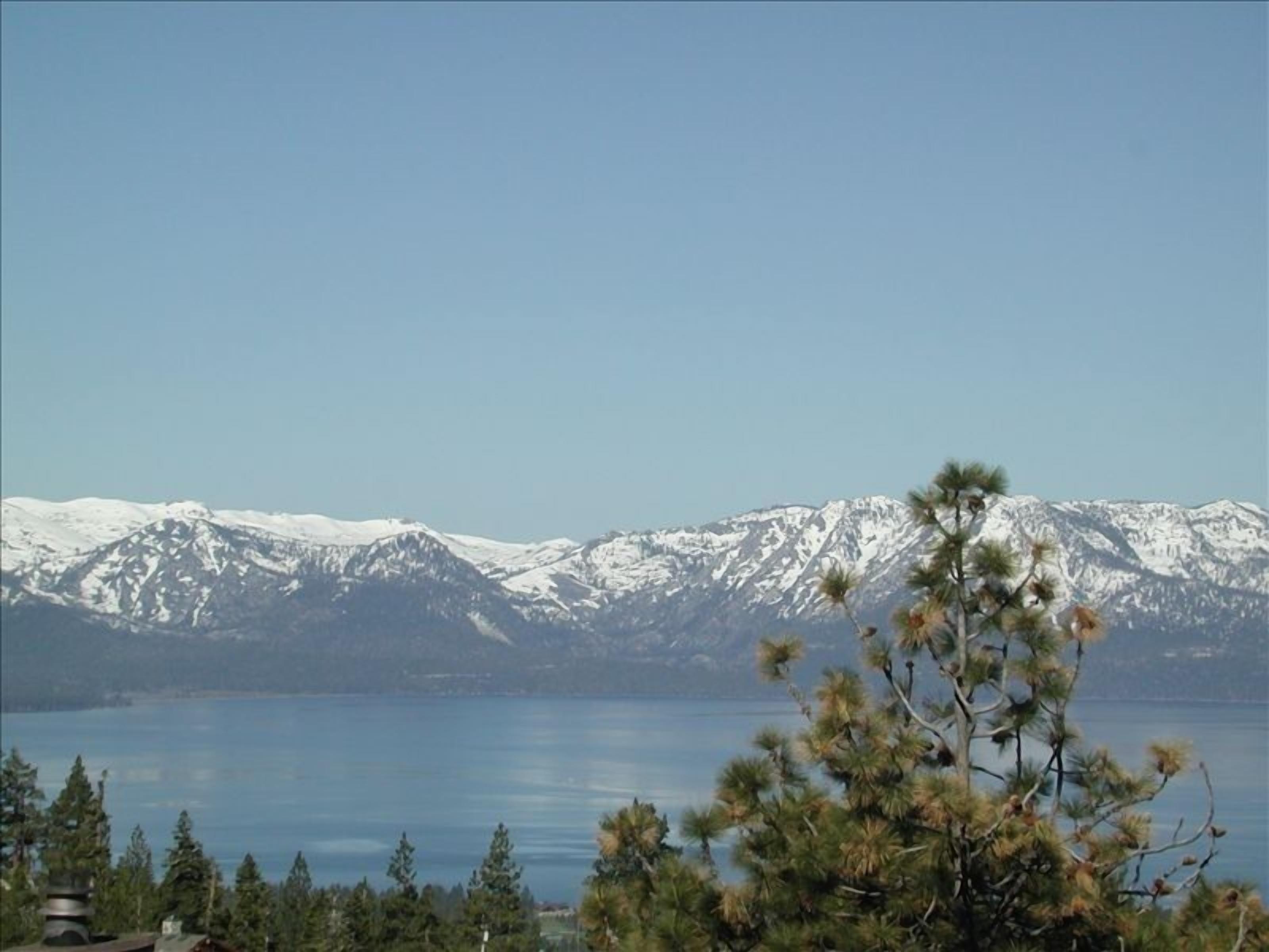 Lake Tahoe's Best! Panoramic Lake Views for 9, Ski, Hot Tub at Heavenly , A/C 