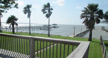 Waterfront Bay House with Elevator, 350' Lighted Fishing Pier with Boat Lift.