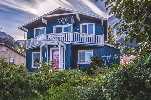 Most Charming B&B,  Eco-Friendly Guest House and Wildlife Retreat in Alaska