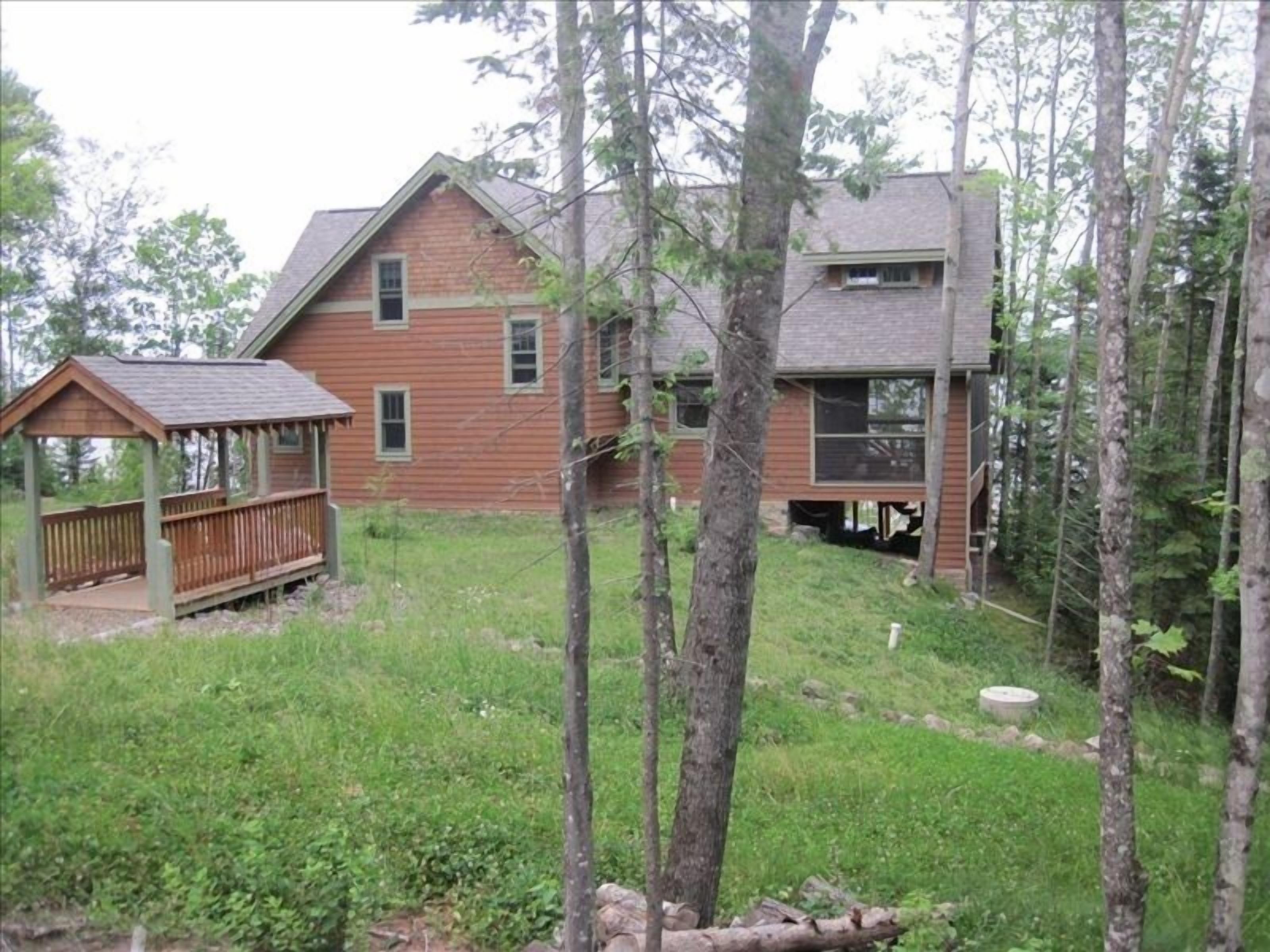 Quintessential Lake House on Raspberry Bay 