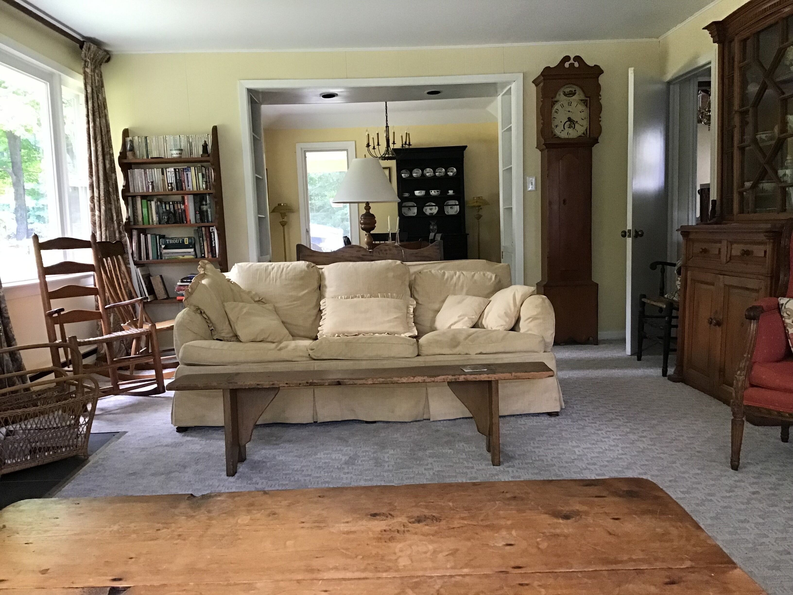 Ideal location to enjoy winter activities. Ski hills a short drive 