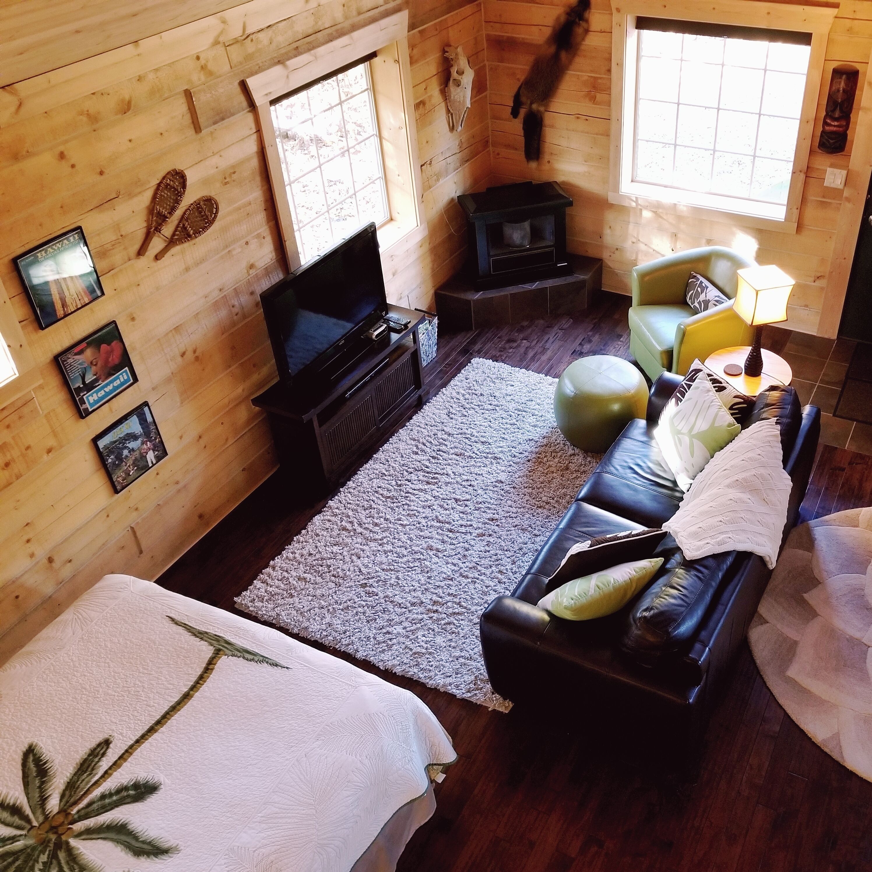 Modern Log Cabin Vacation Rental with En Suite Sauna in Talkeetna, Alaska