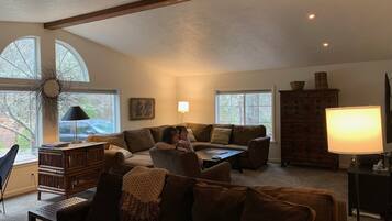 Smart TV, fireplace, video games, DVD player