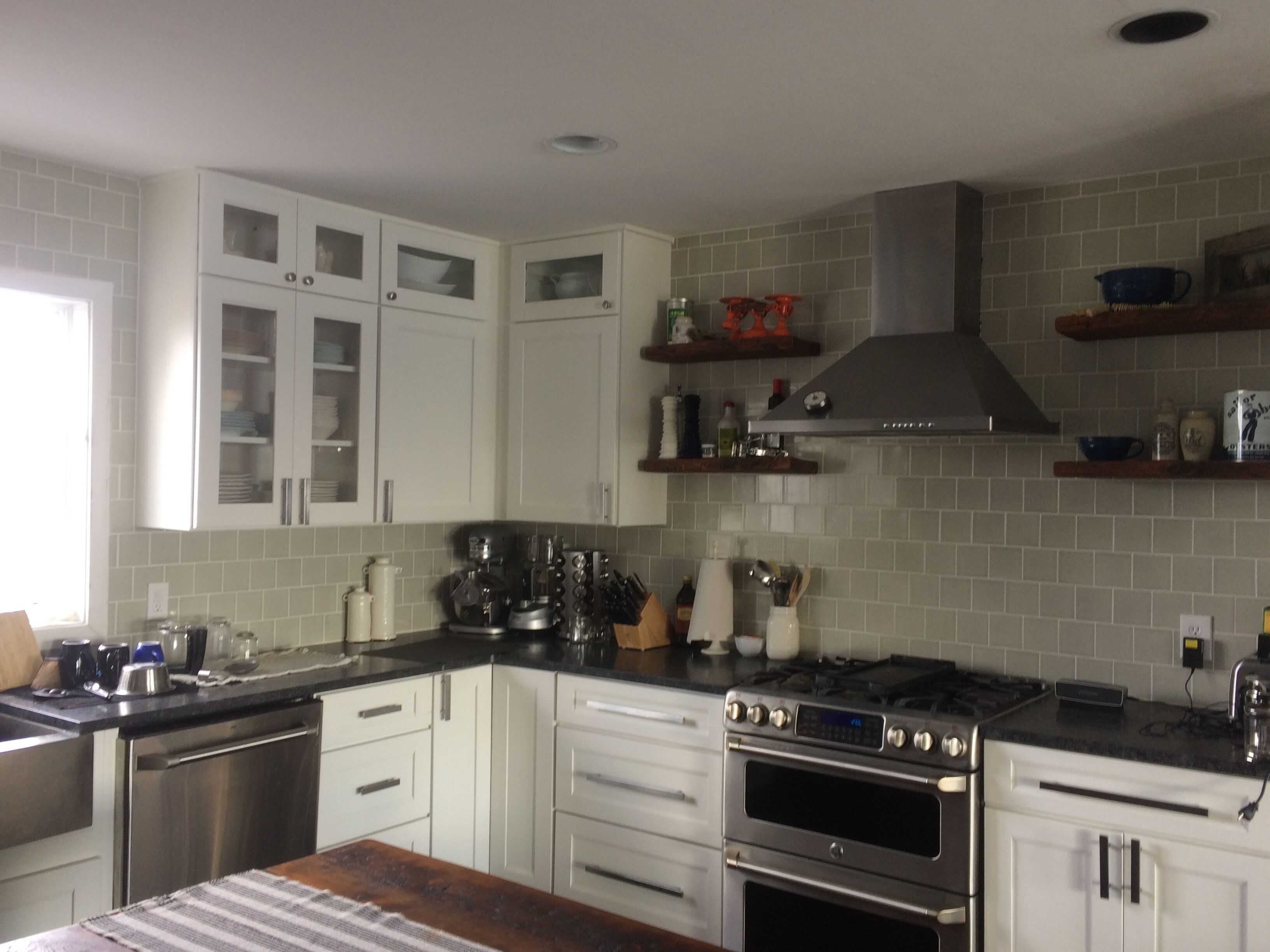 Bay sunsets & chef kitchen🌅 Pets welcome🐕 Deck & dock🎣 5min to beach. Holidays🦃🎄