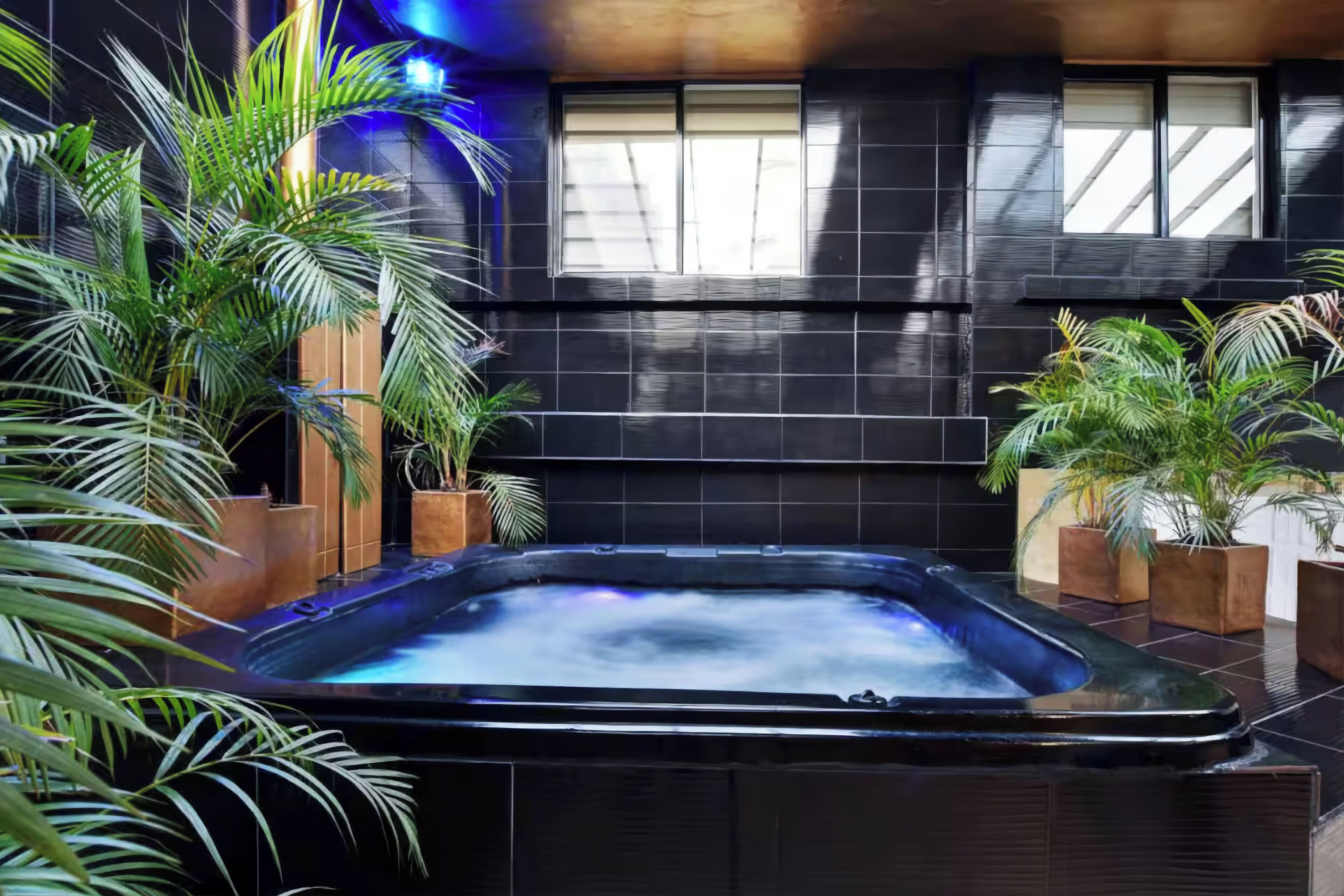 Indoor spa tub