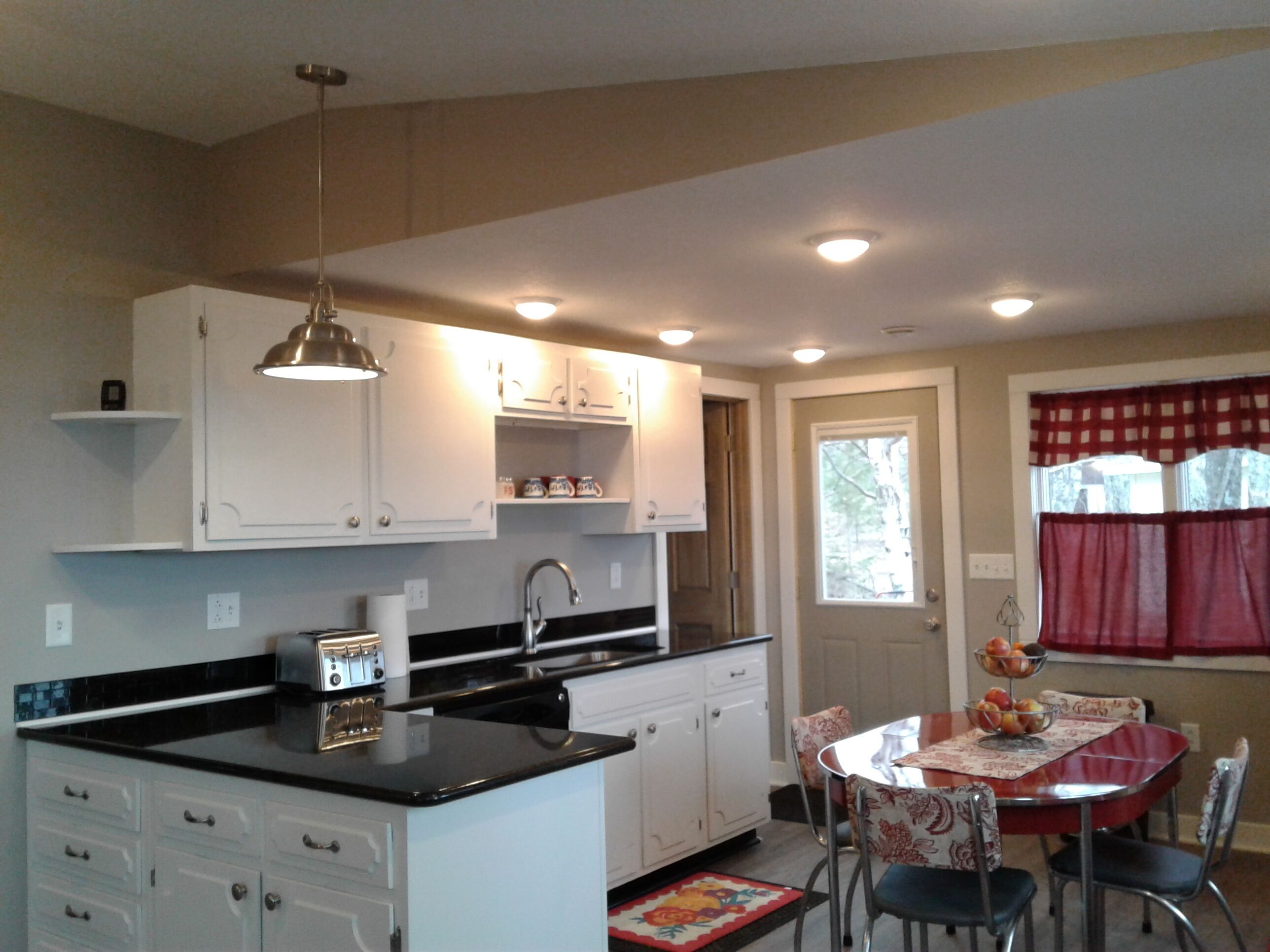 Welcome Skiers/Snowmobilers!  Blueberry Beach House in a Winter Wonderland