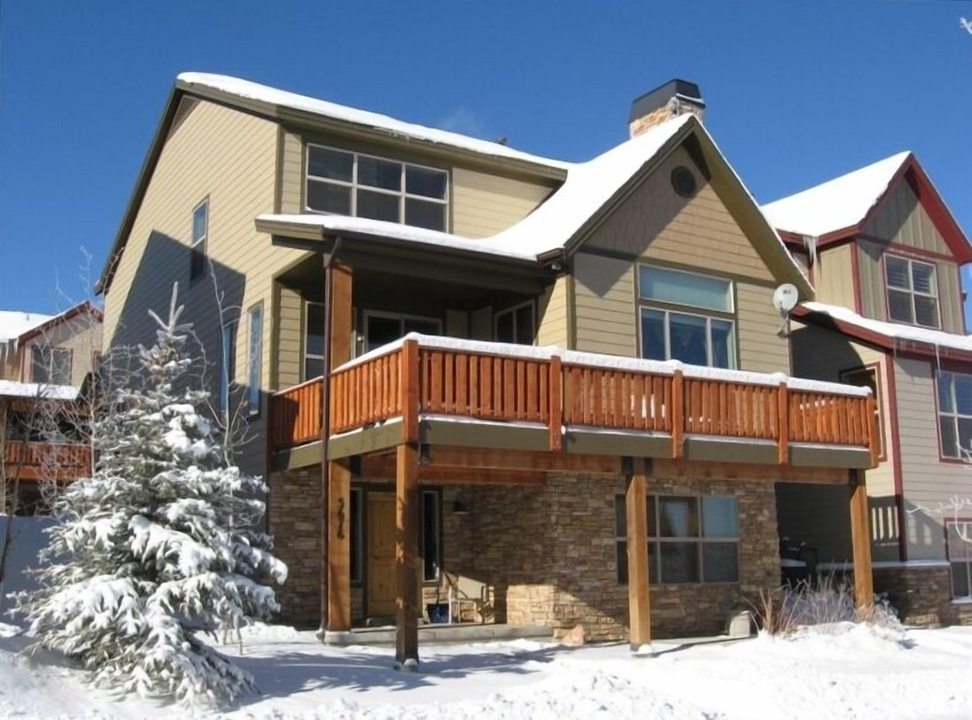 Exceptional Ski Home 4BR Sleeps 10 WINTER Monthly Rate Available
