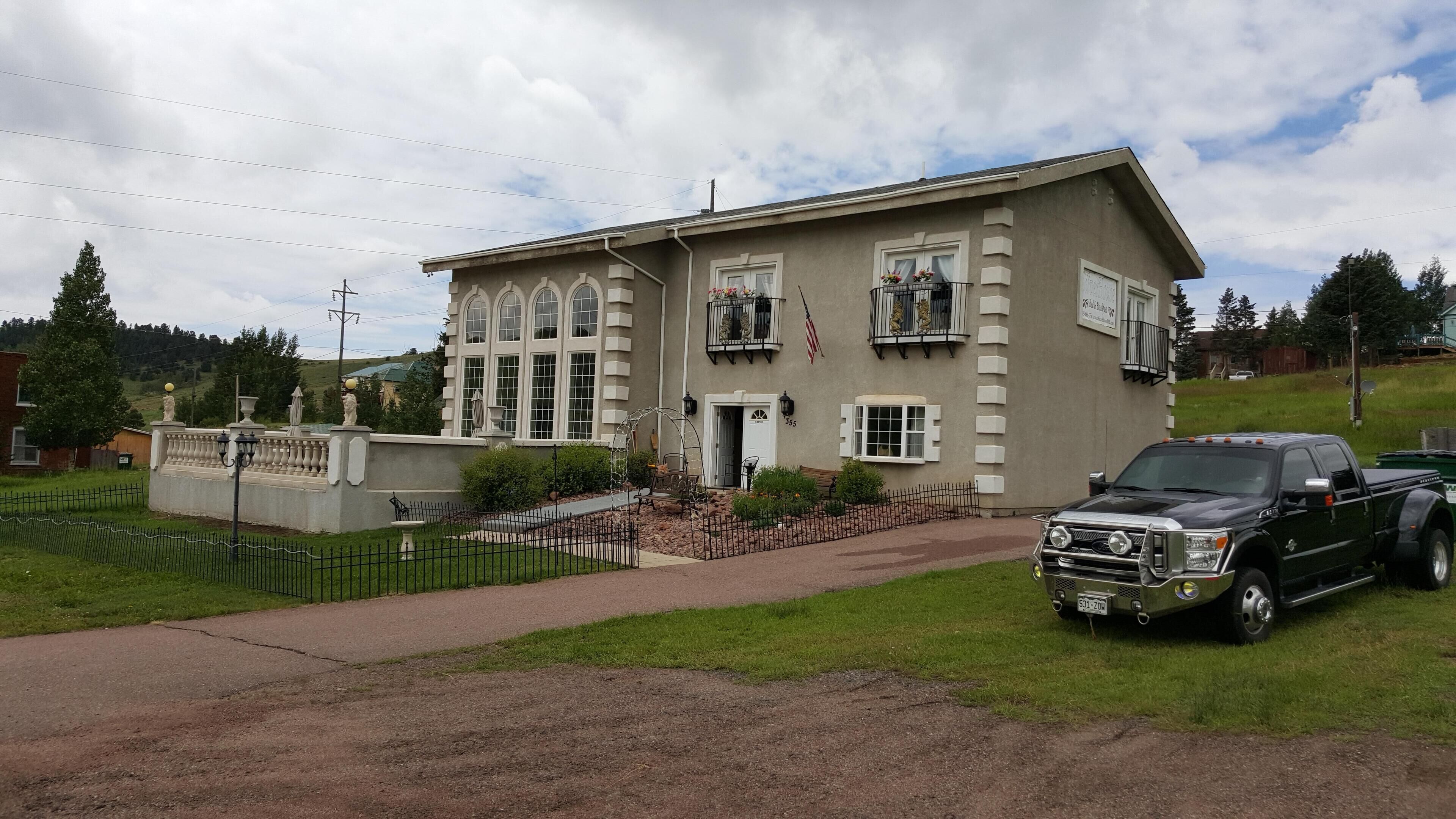 FIRST CLASS: SilverHouse Downtown Cripple Creek