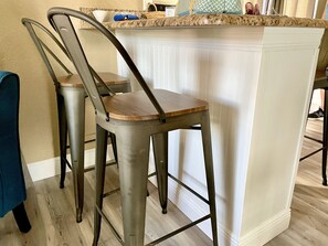 Dining - 2 Bedroom In Indian Rocks Beach, FL - Gulf Side Complex w/ Direct Beach Access (Indian Rocks Beach)